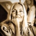 Lura Shopteau - Yoga therapist