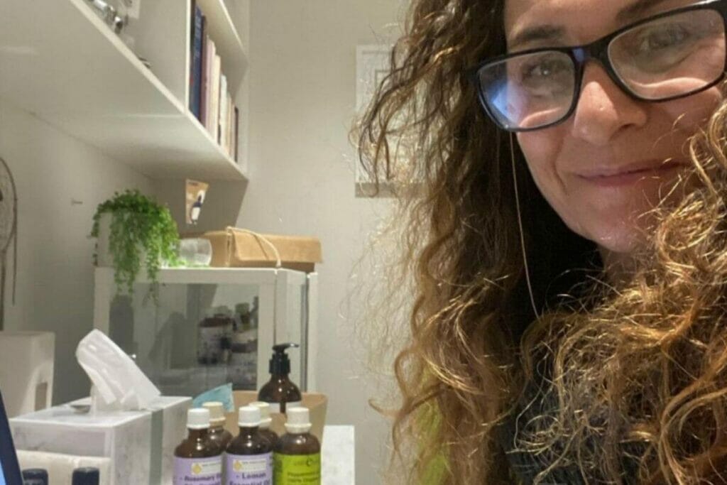 Simmi the aromatherapist at work in her clinic