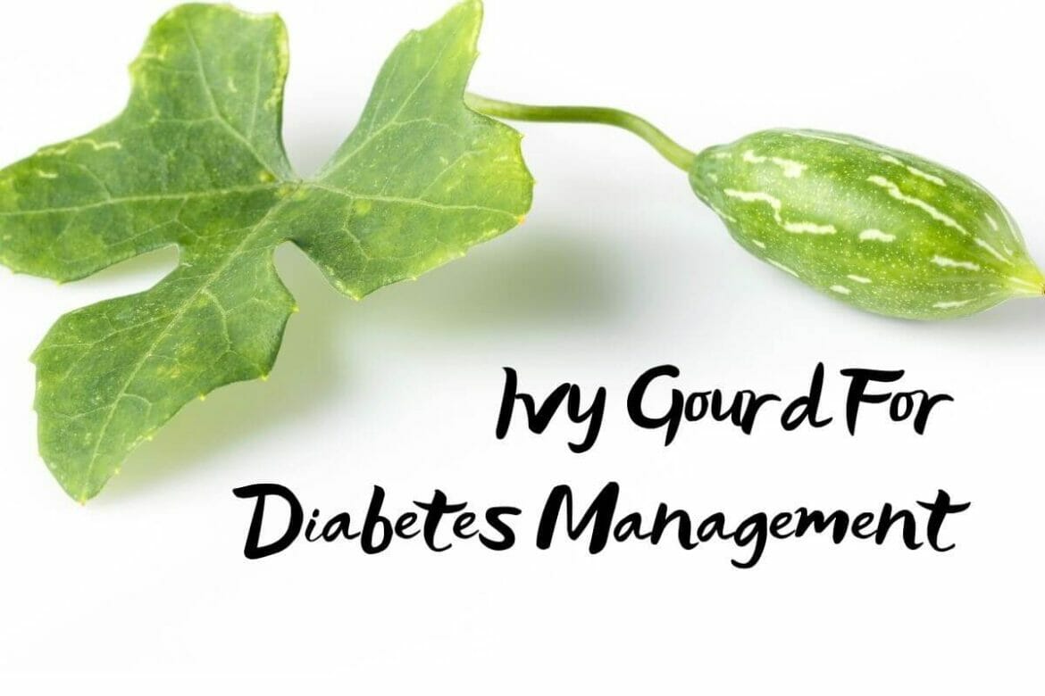 Image of Ivy gourd with leaf